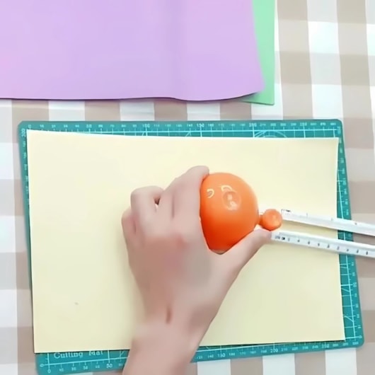 Cortador circular Laranja com refil escala métrica e inglesa